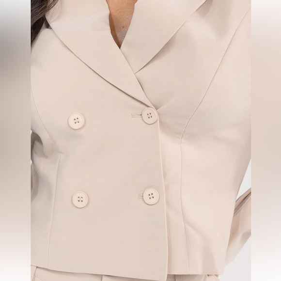 A116. Double breasted blazer & pant set - Picture 3 of 4